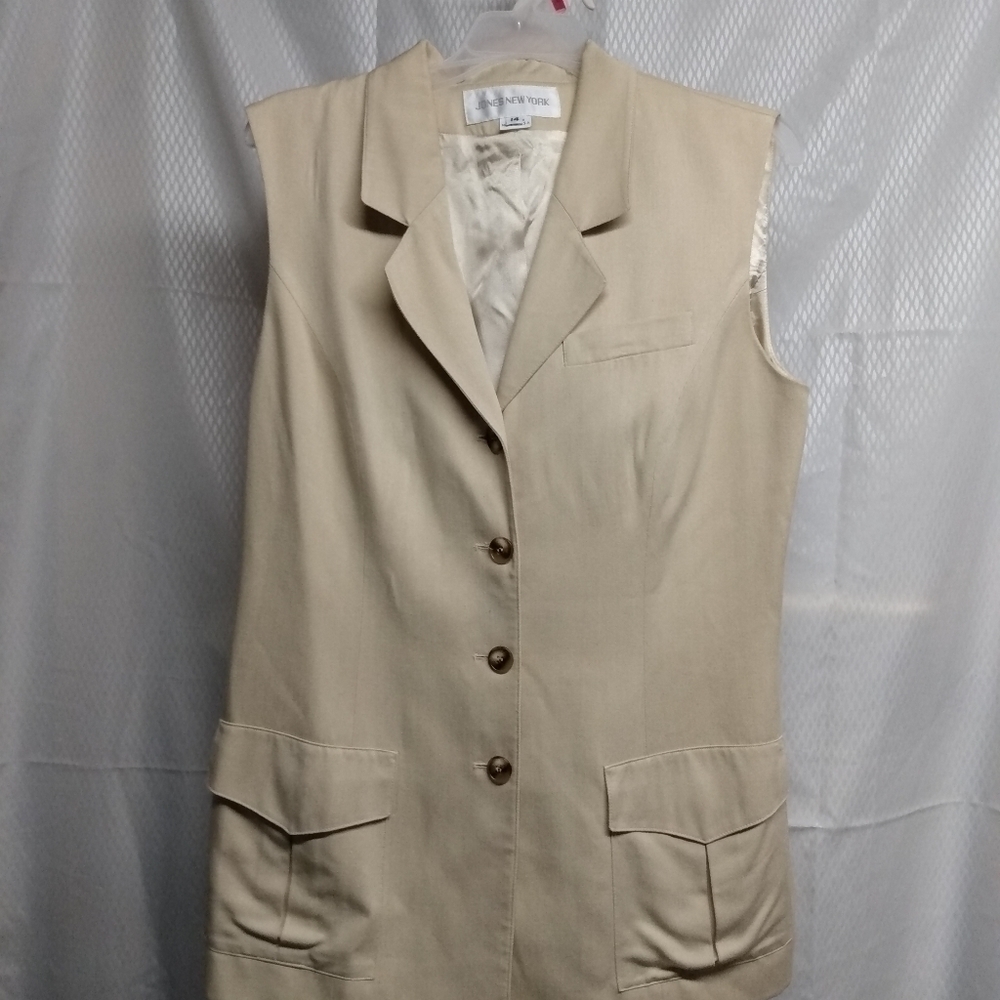 Jones New York Classic Vintage lined Vest, sz 14, Tan, pre-owned.